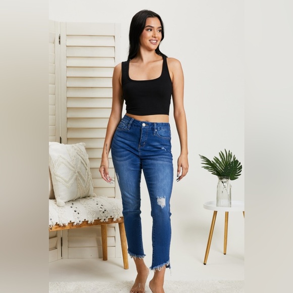 YMI Jeanswear Irene Frayed Cropped Jeans - Picture 5 of 9